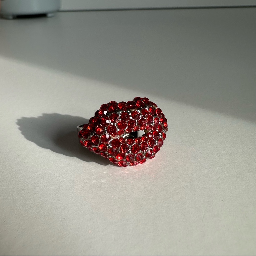 FREE w/ Purchase 🎁 Red Crystal Lip Cocktail Adjustable Ring